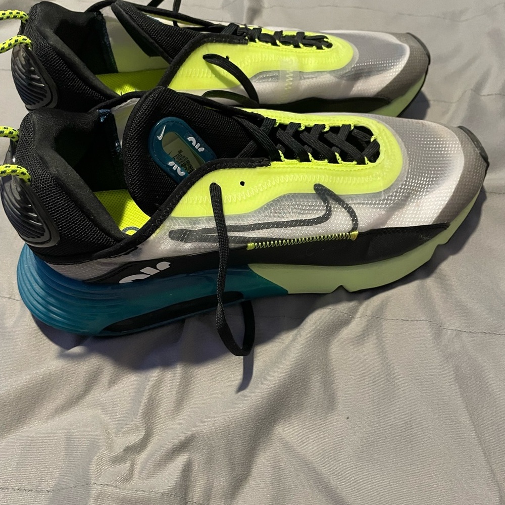 Nike Air Max in Neon Yellow and Black
